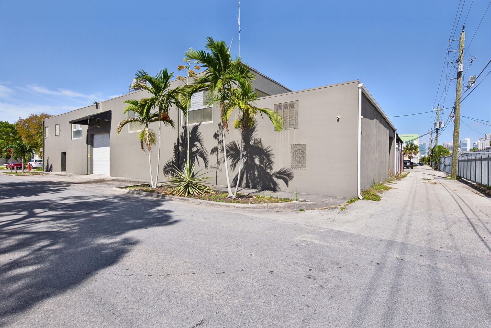 936 NW 1st Street, Fort Lauderdale, FL 33311 Photo