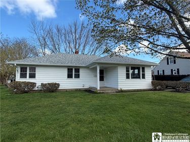 4 Leon Place , Fredonia, NY 14063