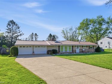 2752 Hillcrest Drive, Mansfield, OH 44904