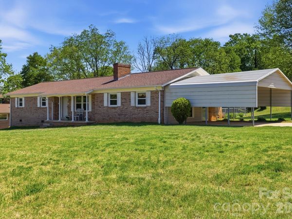 1480 21st Street NE, Hickory, NC 28601