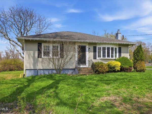 17 Doty Avenue, Melrose, NY 12121