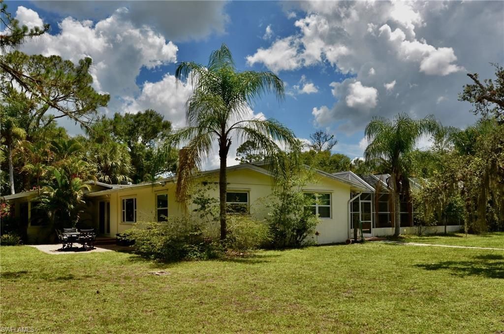 18220 Elmwood Dr, Alva, FL 33920 Photo