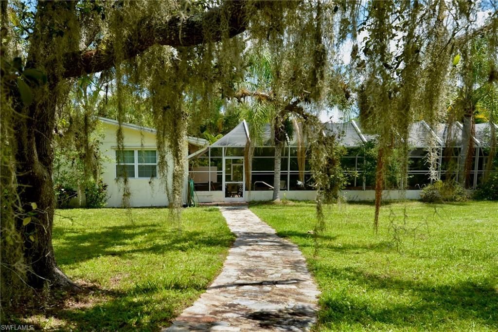 18220 Elmwood Dr, Alva, FL 33920 Photo
