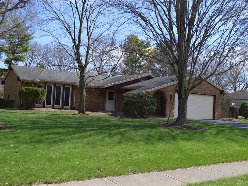 1280 Kentshire Drive, Centerville, OH 45459 Photo 2