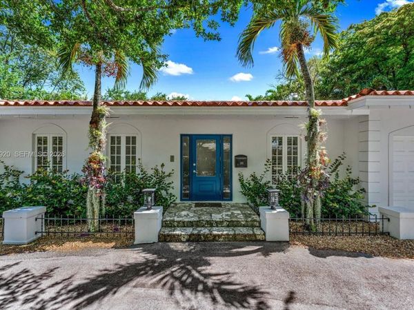 186 Edgewater Dr , Coral Gables, FL 33133