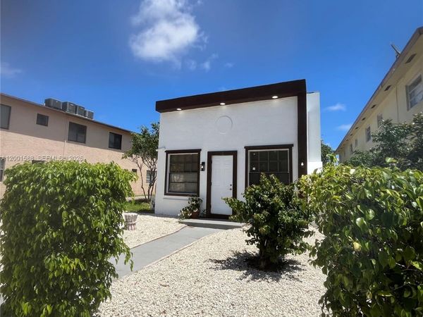 8 S C St , Lake Worth, FL 33460