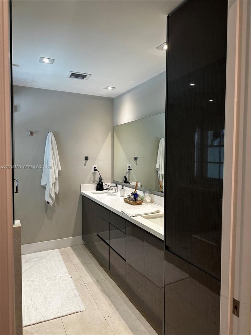 630 San Lorenzo Ave, Coral Gables, FL 33146 Photo