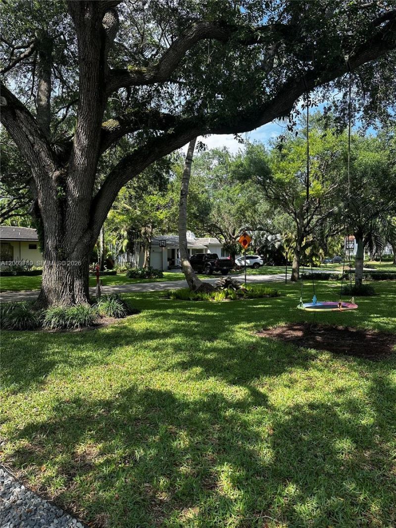 630 San Lorenzo Ave, Coral Gables, FL 33146 Photo