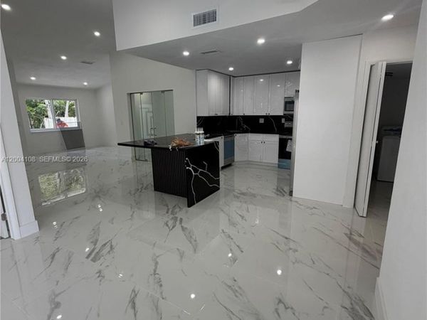 8981 SW 5th Ln , Miami, FL 33174