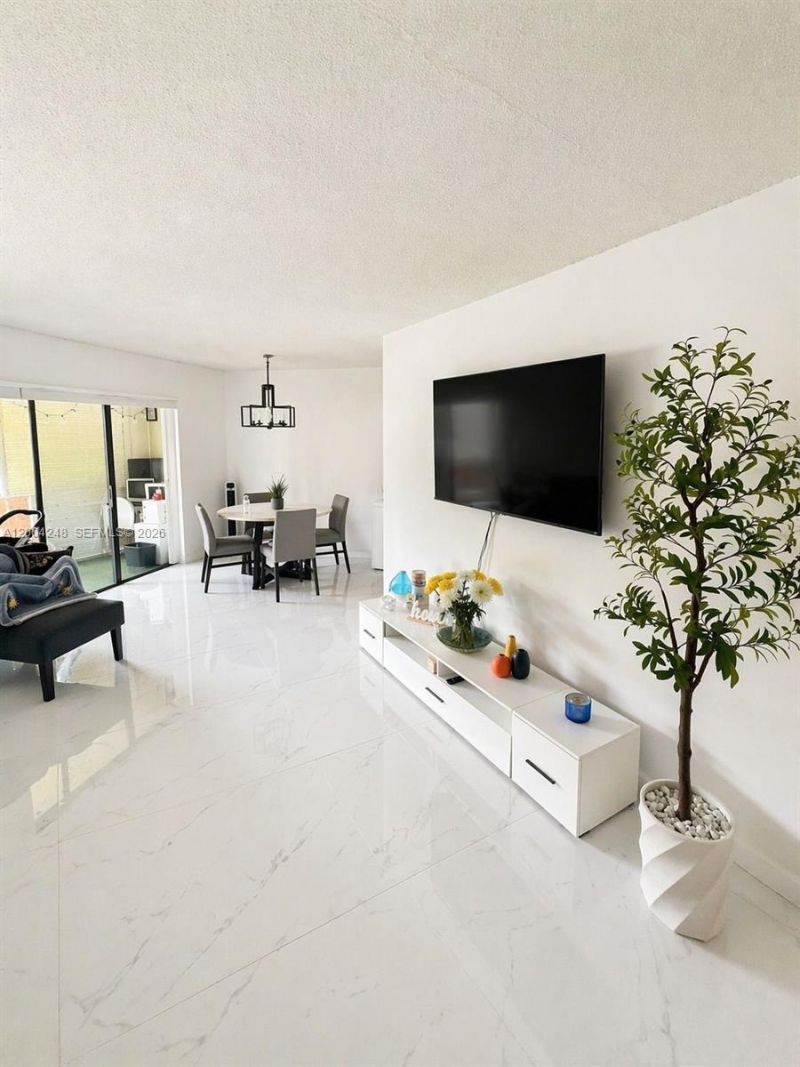 6555 W Broward Blvd, Unit 111, Plantation, FL 33317 Photo