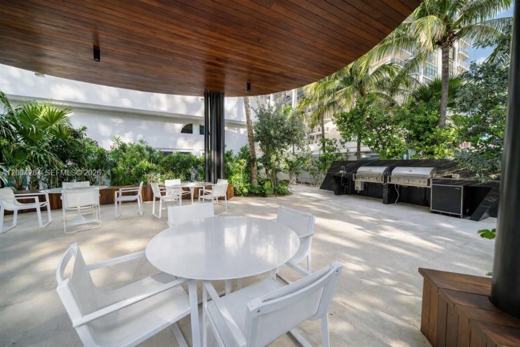 6365 Collins Ave, Unit 3204, Miami Beach, FL 33141 Photo