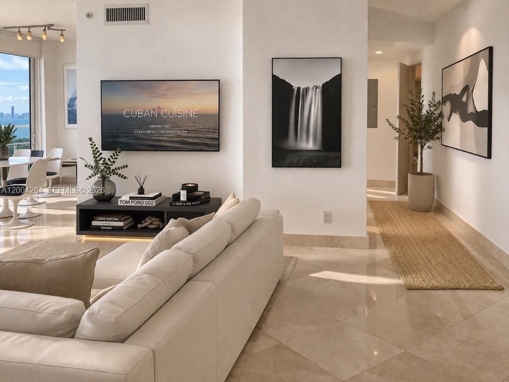 6365 Collins Ave, Unit 3204, Miami Beach, FL 33141 Photo