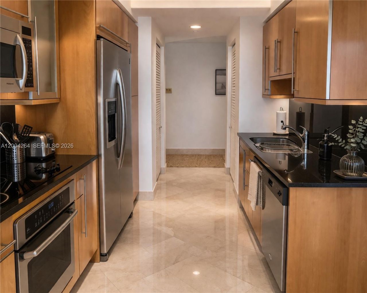 6365 Collins Ave, Unit 3204, Miami Beach, FL 33141 Photo