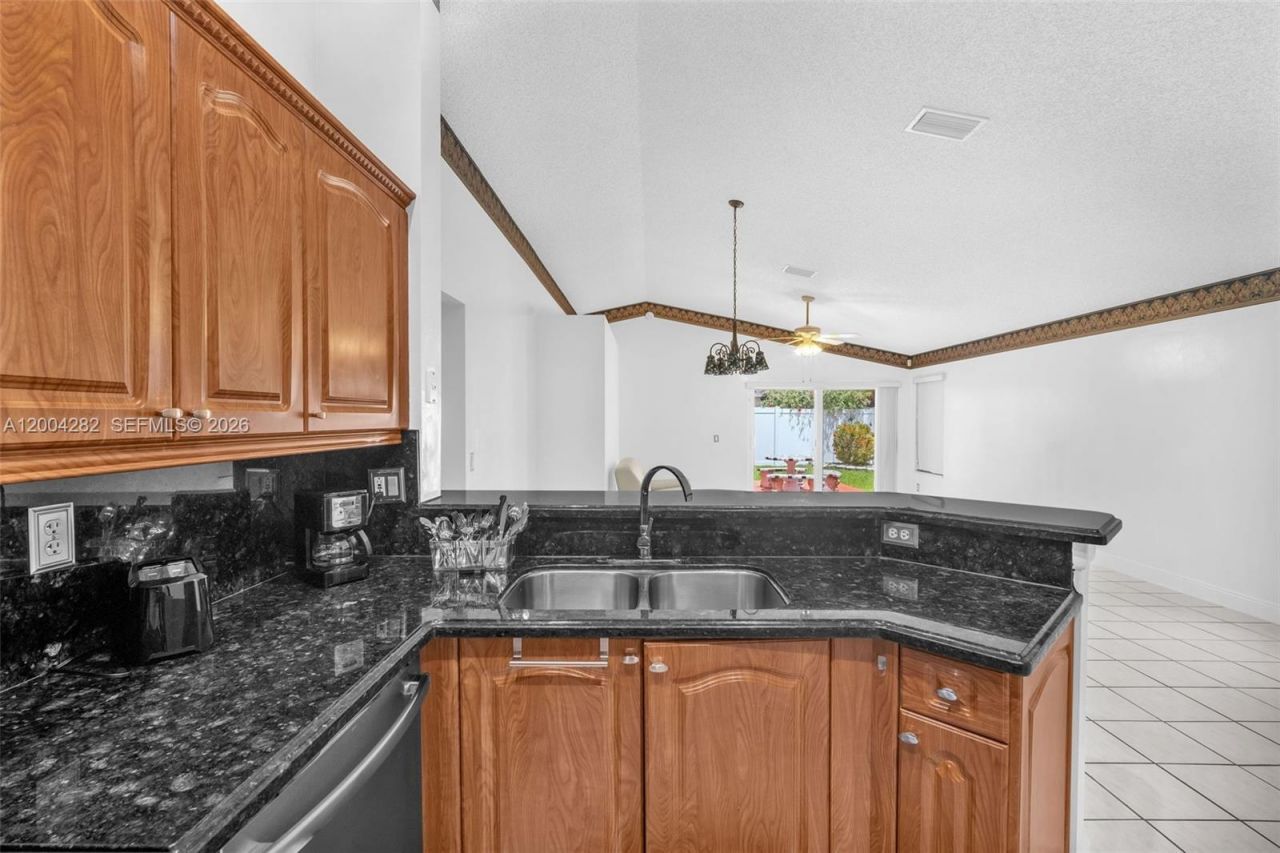 1600 Salerno Cir, Weston, FL 33327 Photo
