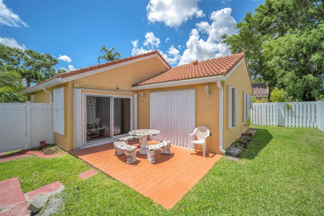 1600 Salerno Cir, Weston, FL 33327 Photo