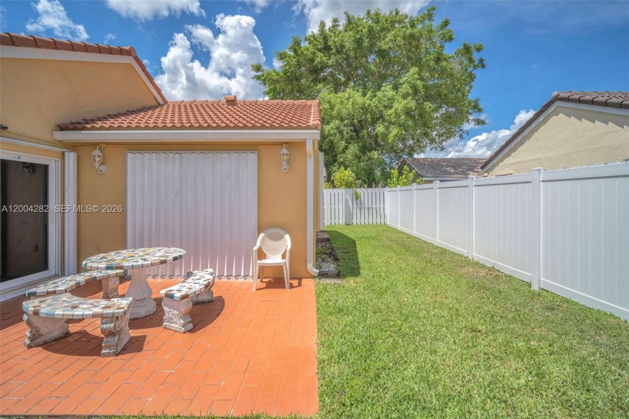 1600 Salerno Cir, Weston, FL 33327 Photo
