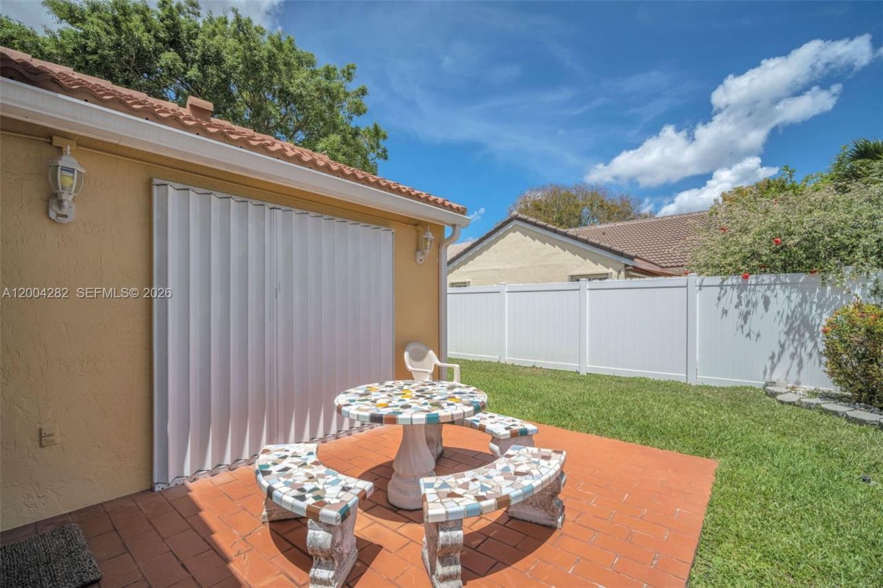 1600 Salerno Cir, Weston, FL 33327 Photo