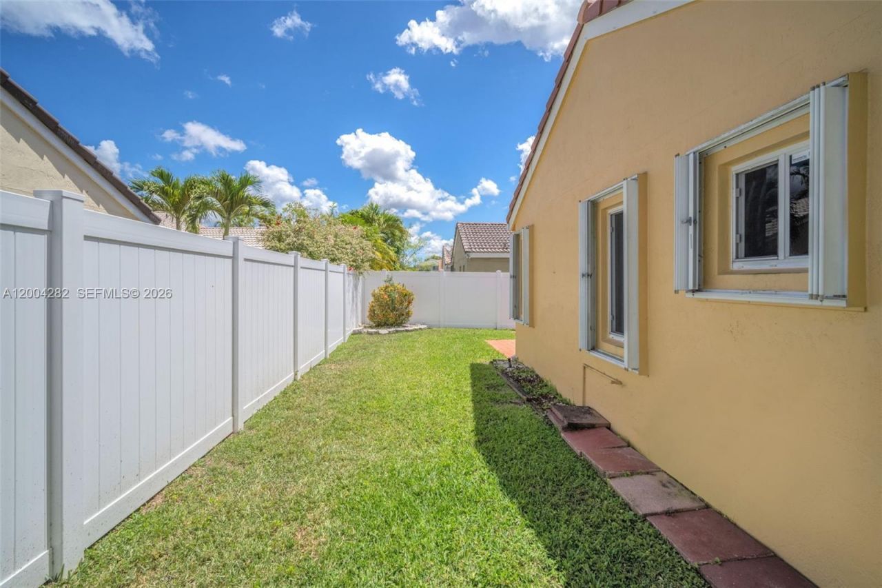 1600 Salerno Cir, Weston, FL 33327 Photo