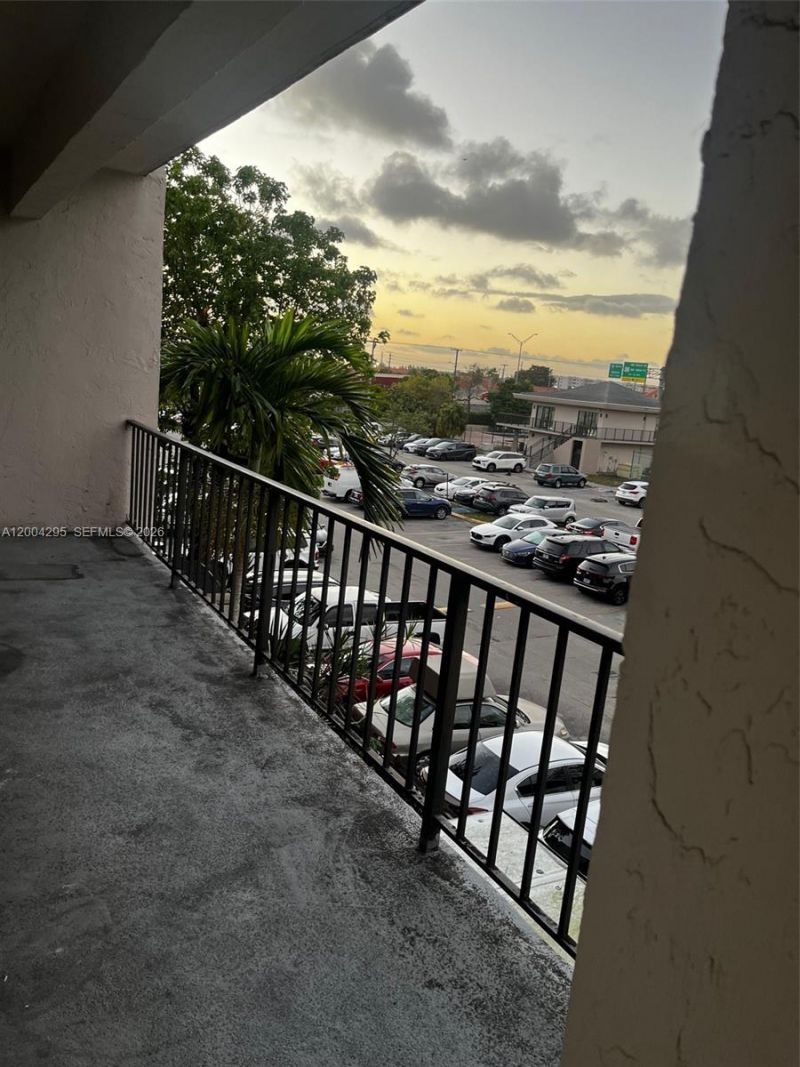 5625 W 20th Ave , Unit 306, Hialeah, FL 33012 Photo