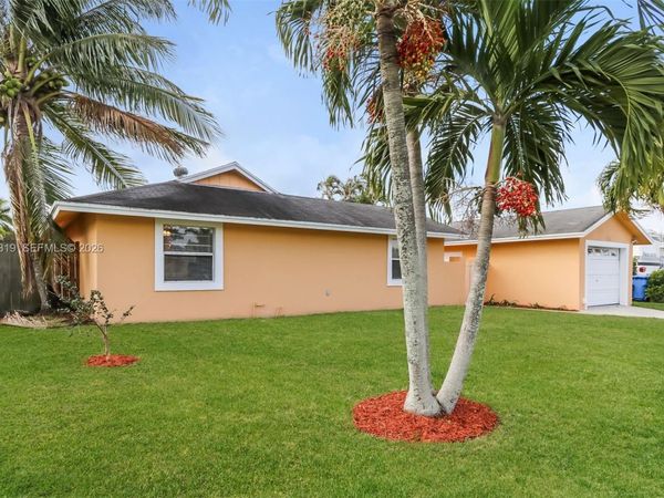 10404 Oliver Ln , Royal Palm Beach, FL 33411