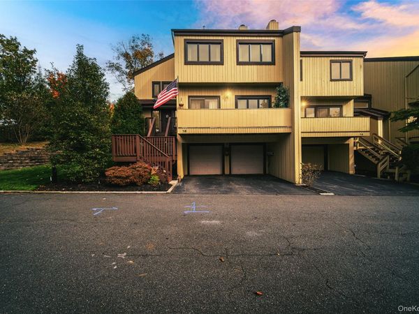 16 Arapaho Court , Suffern, NY 10901