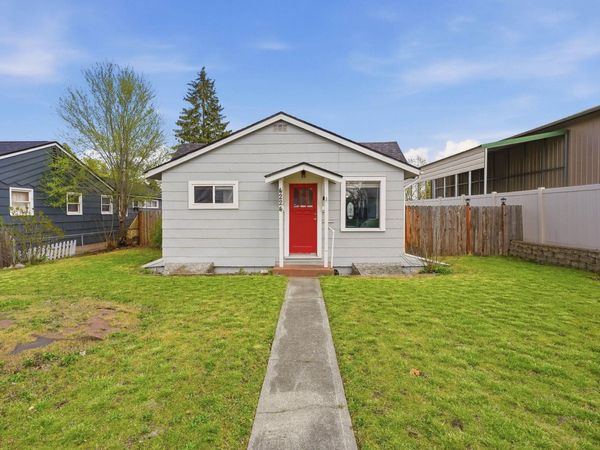 4224 N Maple St, Spokane, WA 99205