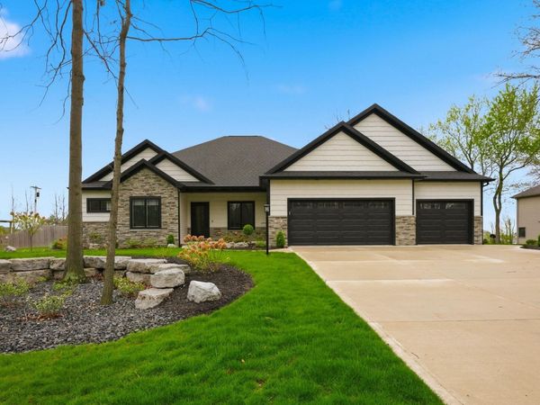 214 Oak Forest Drive, Bluffton, IN 46714