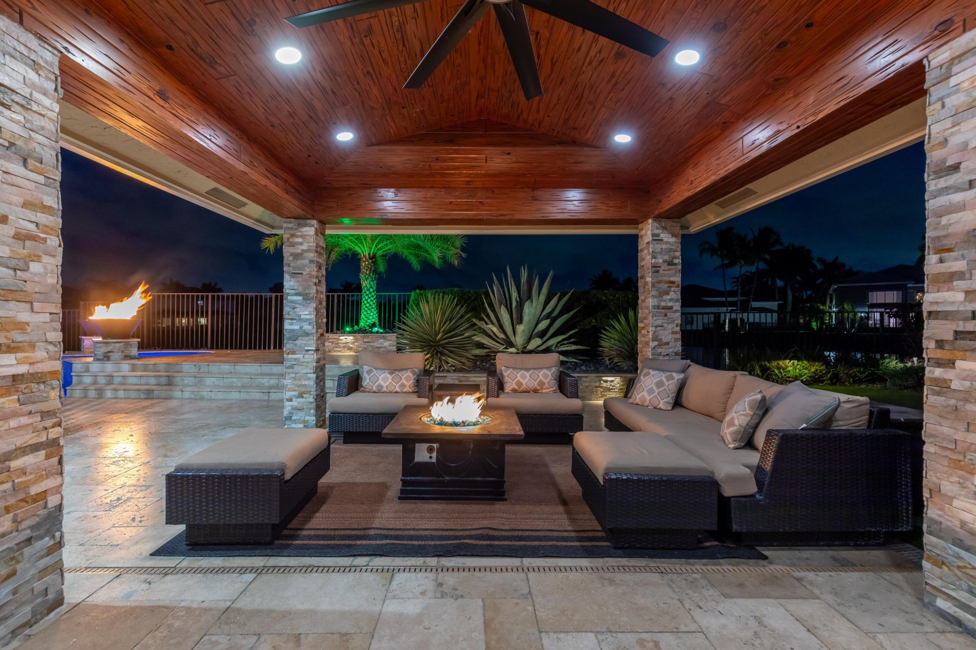 19132 Streamside Court, Boca Raton, FL 33498 Photo