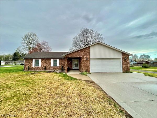 3621 Vineland Avenue , Ashtabula, OH 44004