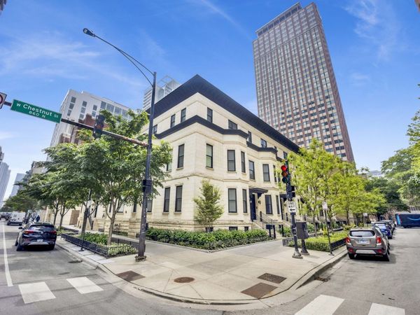 103 W Chestnut Street , Chicago, IL 60610