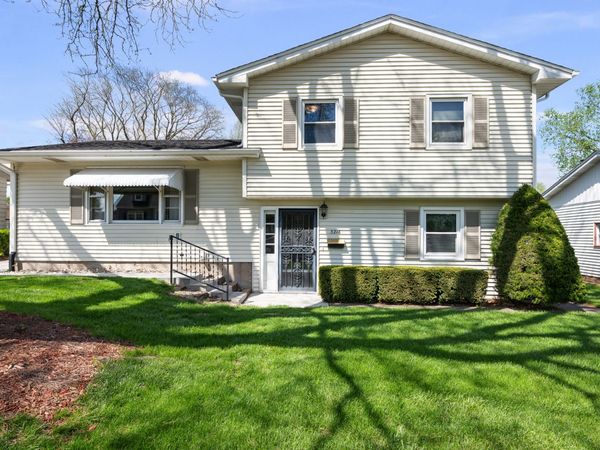 3216 W Dover Court , Davenport, IA 52084