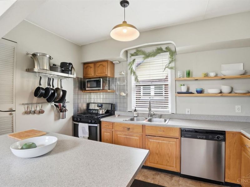 3935 St James Avenue, Silverton, OH 45236 Photo 11