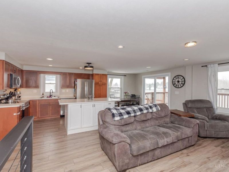 693 Lakengren Drive, Lakengren, OH 45320 Photo 9