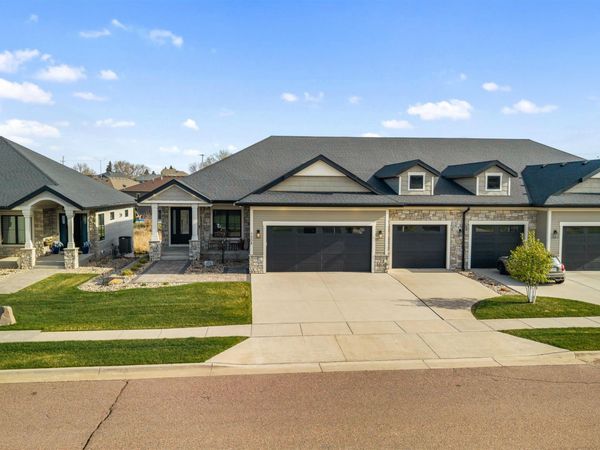 7508 S Grand Arbor Ct, Sioux Falls, SD 57108