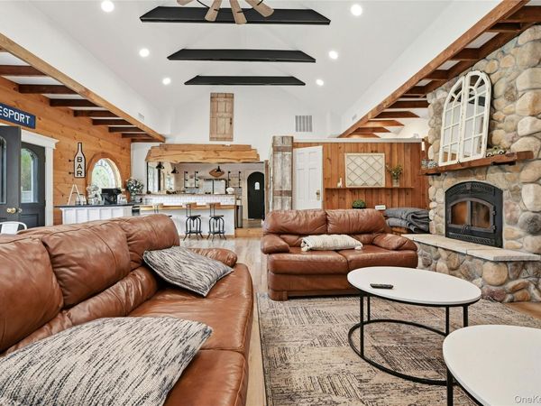 12 Herricks Lane, Jamesport, NY 11901