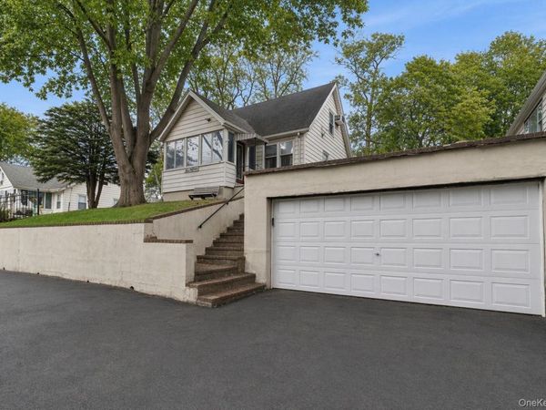 215 Hallock Landing Road , Rocky Point, NY 11778