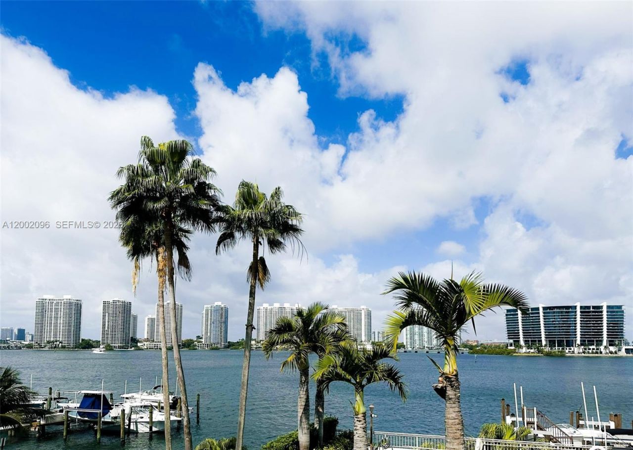 18000 N Bay Rd , Unit 201, Sunny Isles Beach, FL 33160 Photo