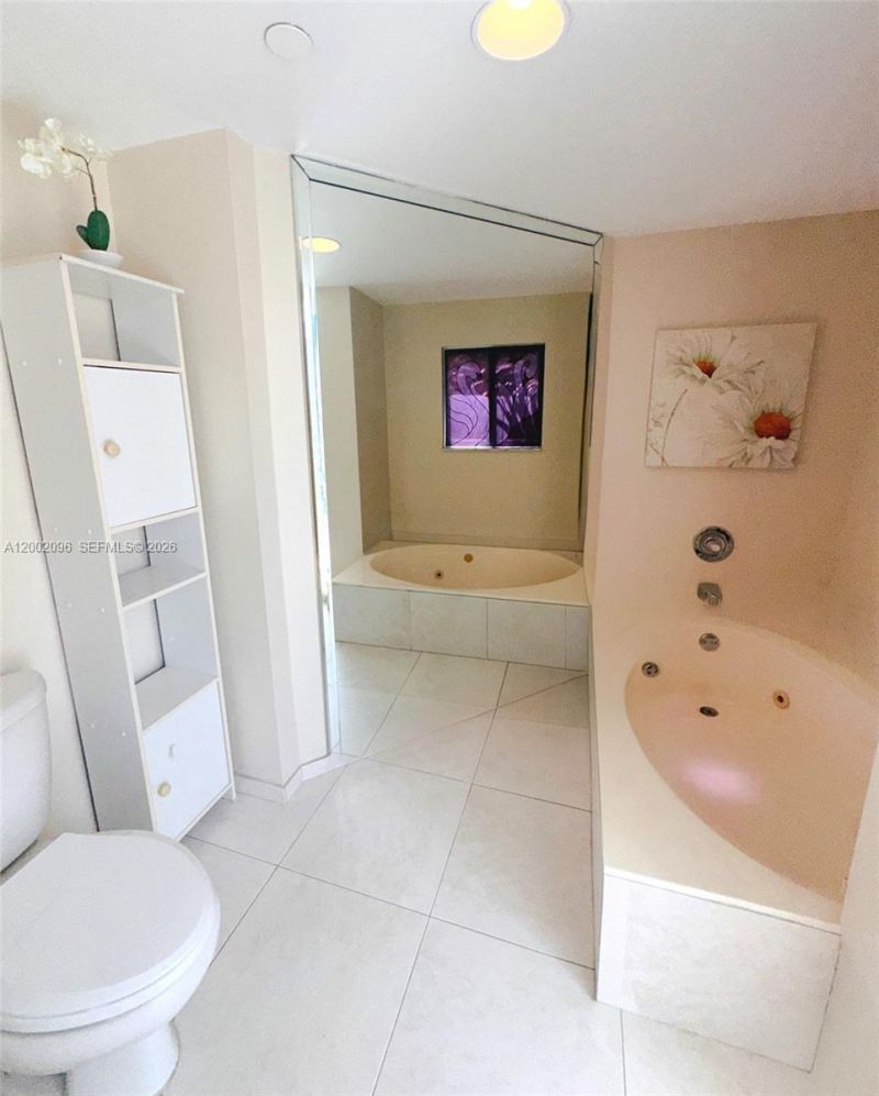 18000 N Bay Rd , Unit 201, Sunny Isles Beach, FL 33160 Photo