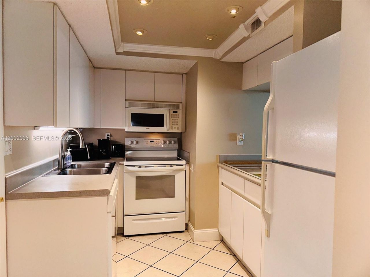 18000 N Bay Rd , Unit 201, Sunny Isles Beach, FL 33160 Photo