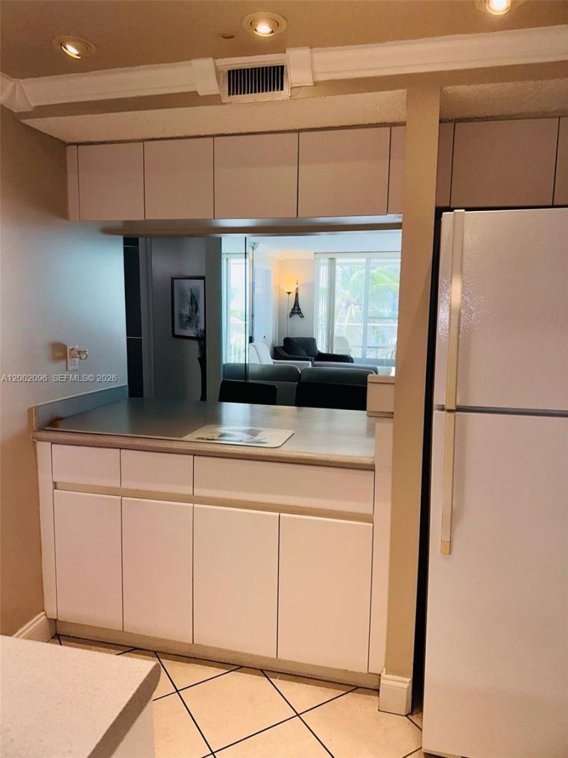 18000 N Bay Rd , Unit 201, Sunny Isles Beach, FL 33160 Photo