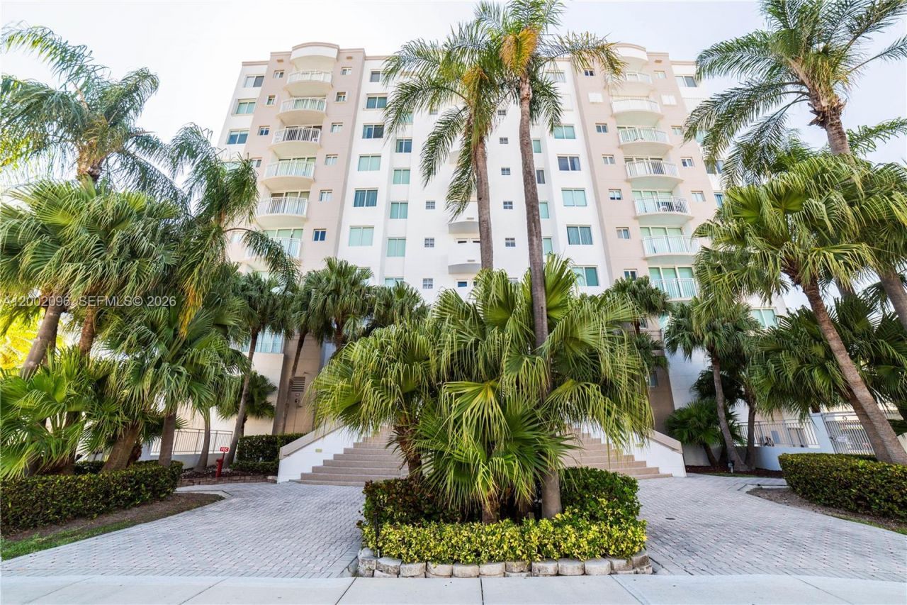 18000 N Bay Rd , Unit 201, Sunny Isles Beach, FL 33160 Photo