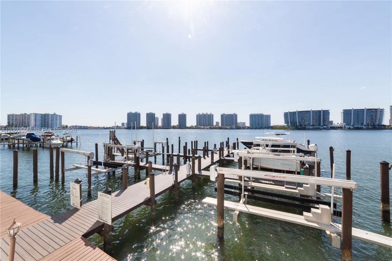 18000 N Bay Rd , Unit 201, Sunny Isles Beach, FL 33160 Photo