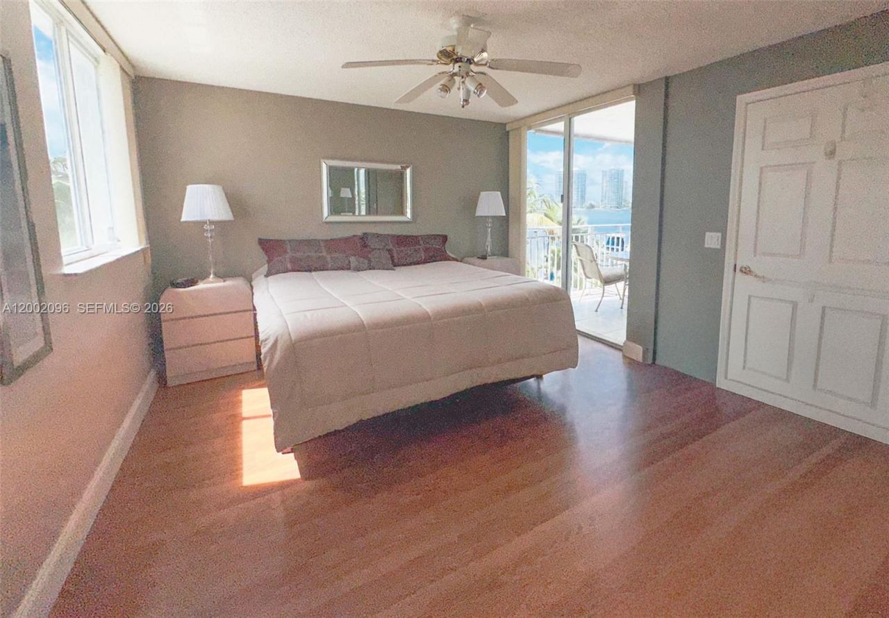 18000 N Bay Rd , Unit 201, Sunny Isles Beach, FL 33160 Photo