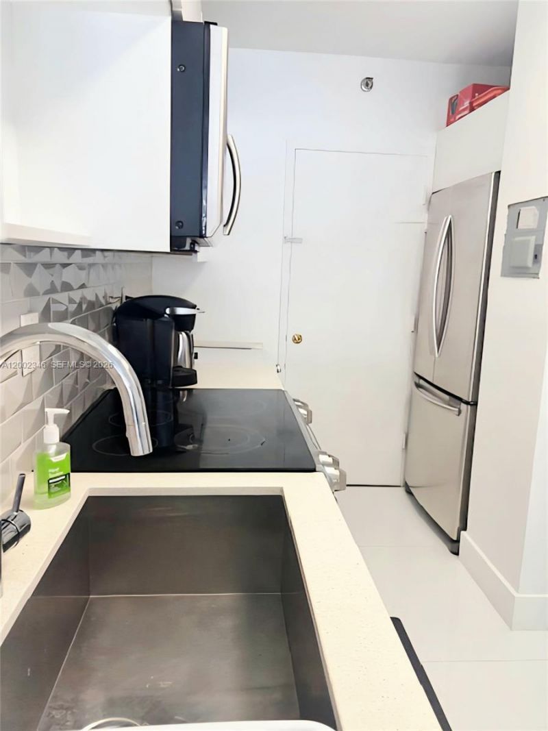 100 Lincoln Rd , Unit 927, Miami Beach, FL 33139 Photo