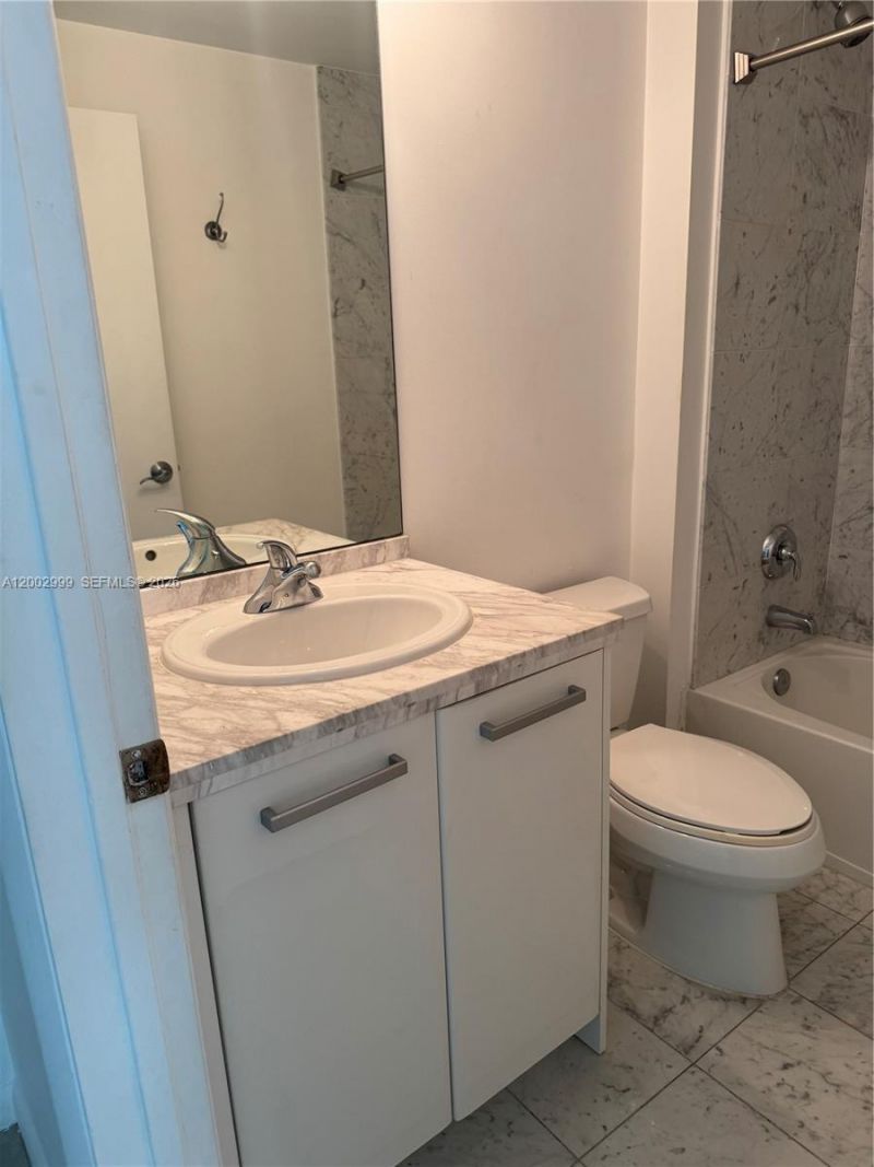 253 NE 2nd St , Unit 1108, Miami, FL 33132 Photo