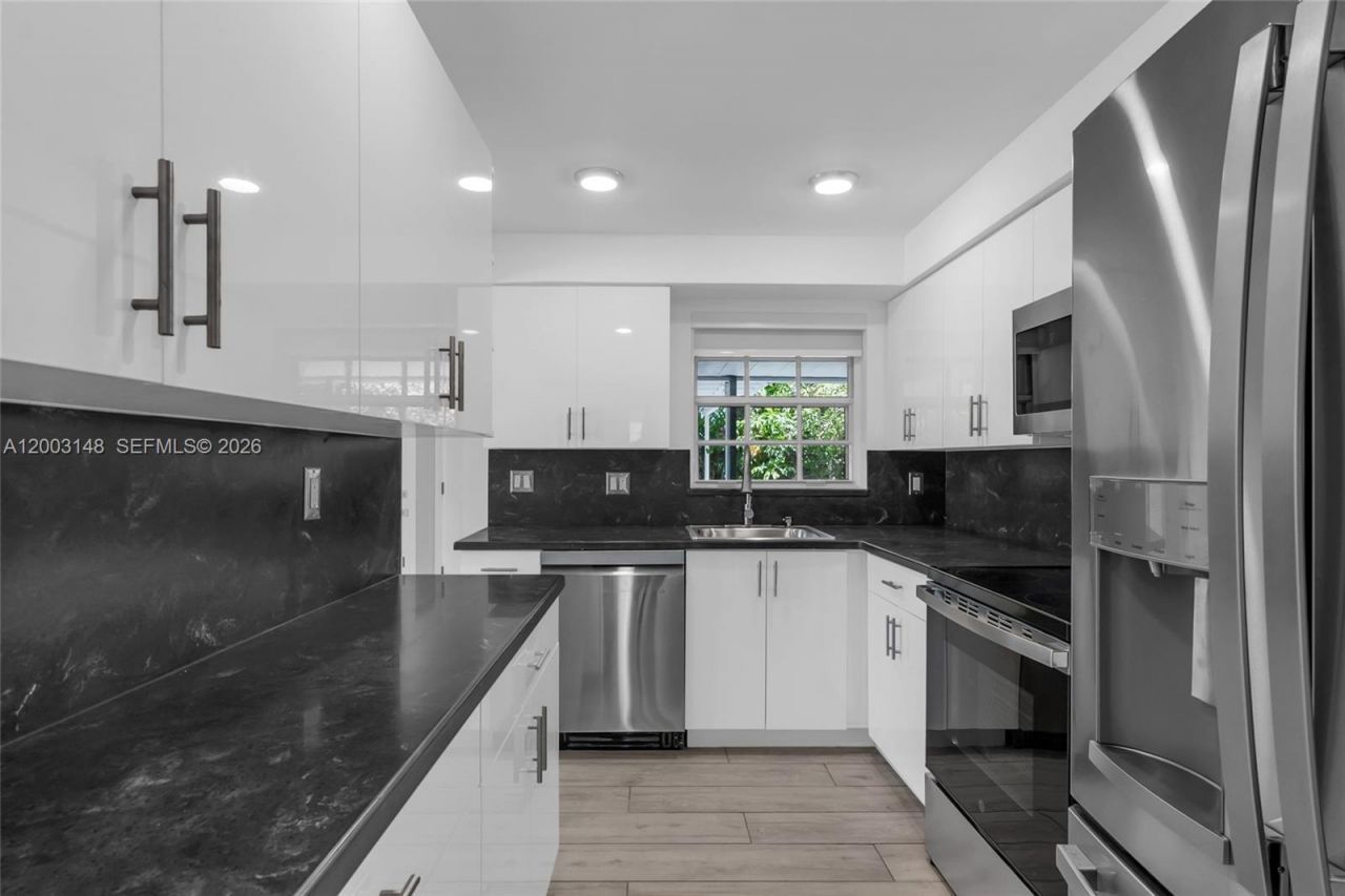 5971 W 13th Ave , Hialeah, FL 33012 Photo