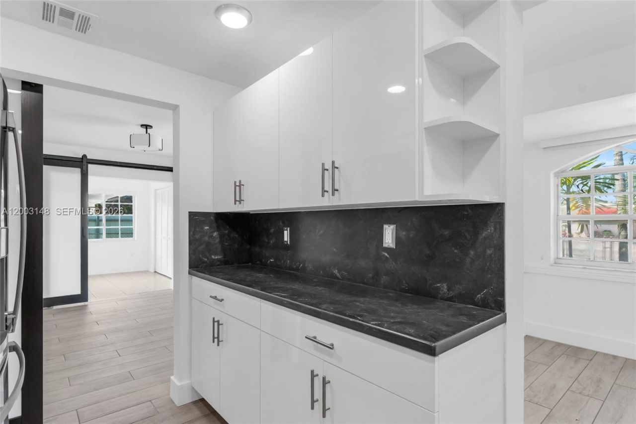 5971 W 13th Ave , Hialeah, FL 33012 Photo