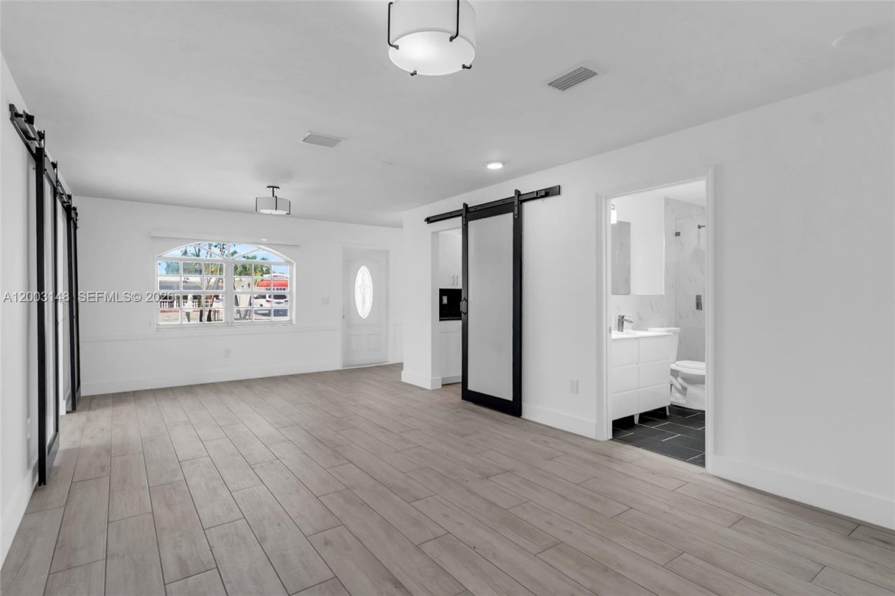 5971 W 13th Ave , Hialeah, FL 33012 Photo