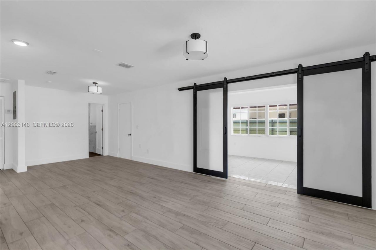 5971 W 13th Ave , Hialeah, FL 33012 Photo