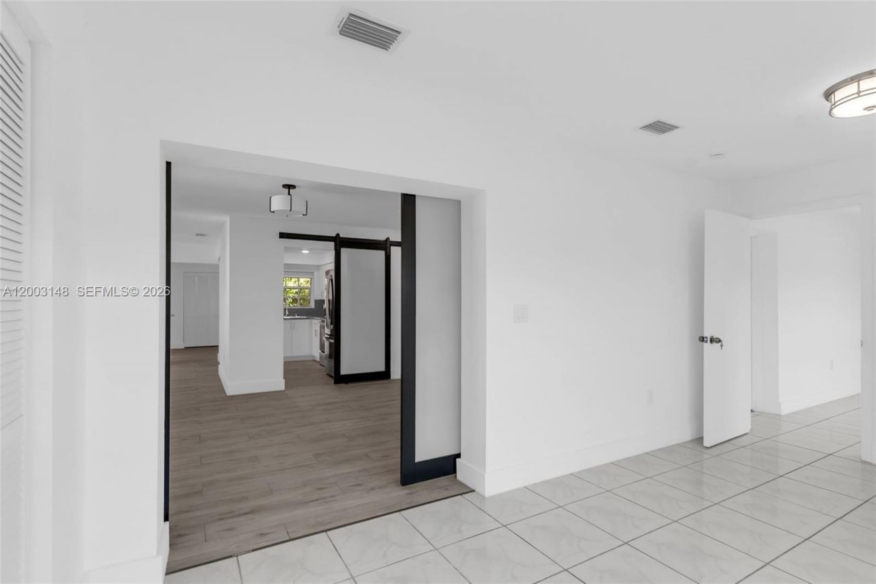 5971 W 13th Ave , Hialeah, FL 33012 Photo